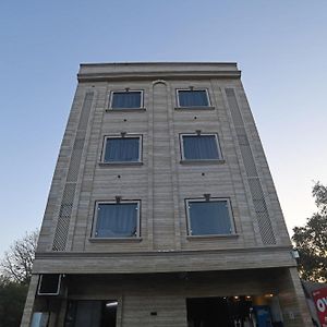 Townhouse Hotel O Benchmark